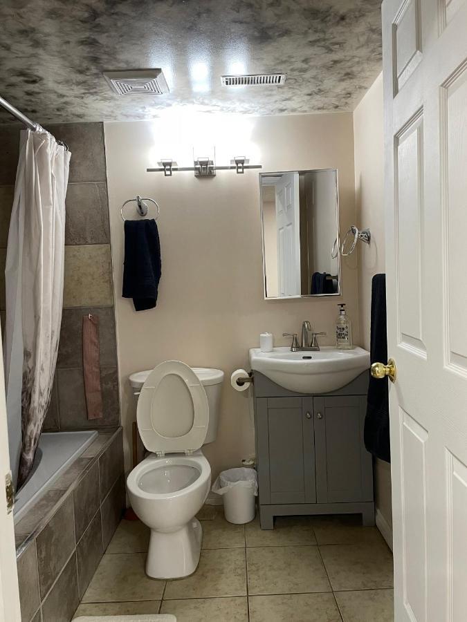Super Luxury & Cozy Lower Level Apartment In Nw Calgary, Ab Close To Banff 외부 사진